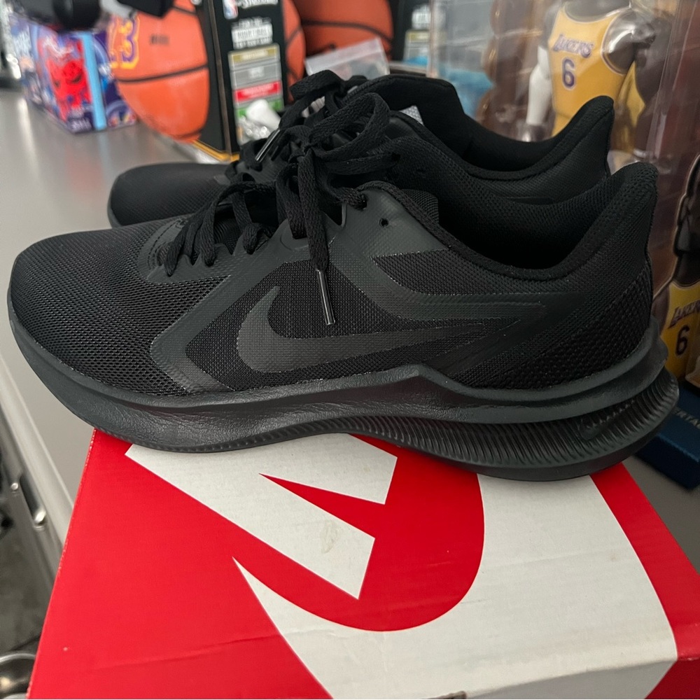 NIKE Downshifter 10